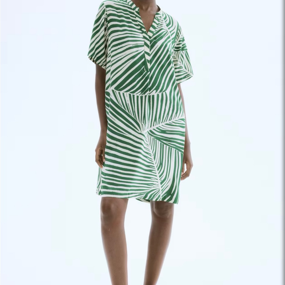H&M Green and White Patterned Swim Cover-Up